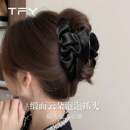 绝美云朵抓夹女高级感2025新款 发量少饱满后脑勺鲨鱼夹缎面发饰品