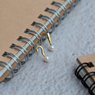 【小器饰品】趣味耳钉问号感叹号不对称14k镀金天然淡水珠超可爱