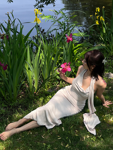 DINDI 飘带挂脖收腰礼服裙ins风纯色堆堆领紧身连衣裙度假风长裙