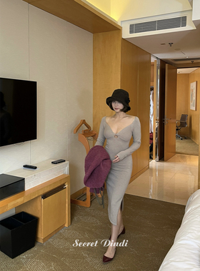 SECRET DINDI温柔能量羊绒混纺澳毛v领针织开衩百搭长袖连衣裙