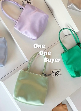 授权 Hai 现货 真丝丝绒复古手提包ins小众设计师｜oneonebuyer