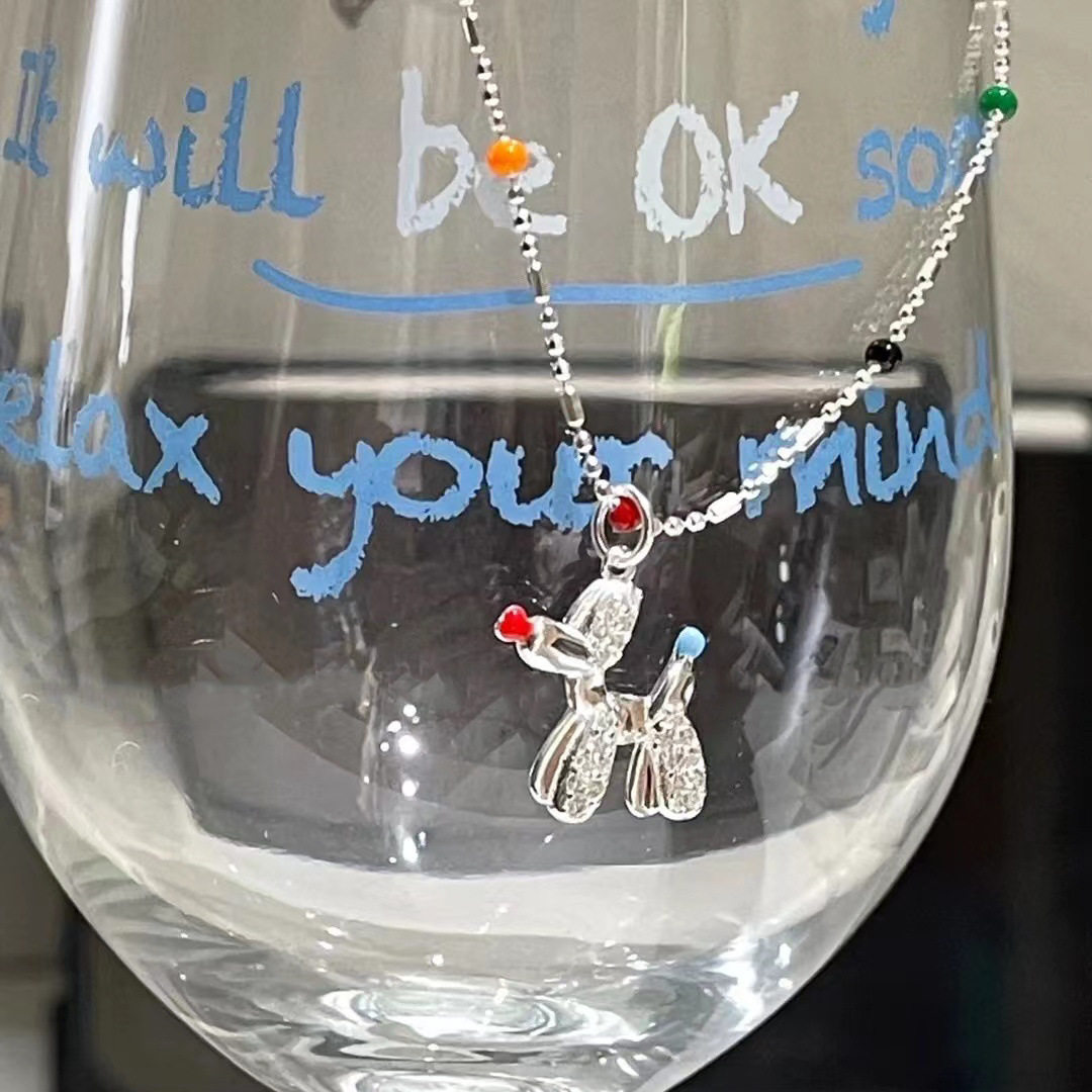 小红书爆款修狗彩色项链女可爱百搭镶钻立体狗狗毛衣链可拆卸吊坠