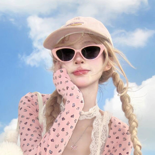 多巴胺粉色三角猫眼墨镜女款小框小脸菱形脸海边拍照太阳眼镜y2k