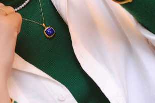 青金石吊坠 经典大方 
纯银镀金 整体尺寸24x16mm