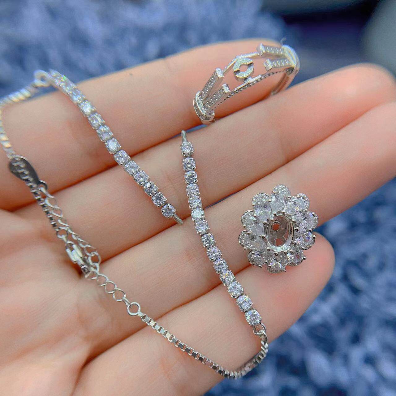 一款多戴手链耳钉戒指吊坠空托椭圆形5*7mm小众设计红宝S925银托