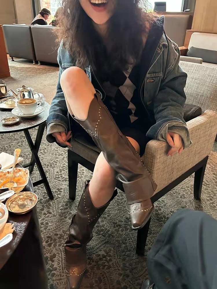 뾰족한 발가락 두꺼운 발 뒤꿈치 하이힐 하이 바지 부츠 대형 부츠 무릎 길이 이하의 부츠를 갖춘 여성용 리벳 레트로 롱 웨스턴 부츠