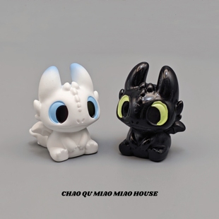 可爱无牙仔卡通公仔驯龙高手工位电脑屏幕装 饰品治愈系解压小摆件