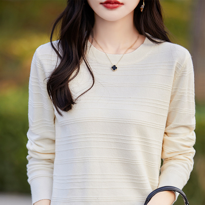 细腻质感暗纹圆领内搭打底衫女宽松秋季针织衫低领大码毛衣上衣