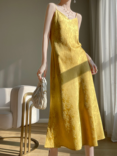 新款提花吊带连衣裙女V领过膝国风高腰长裙新中式显瘦缎面A字裙夏