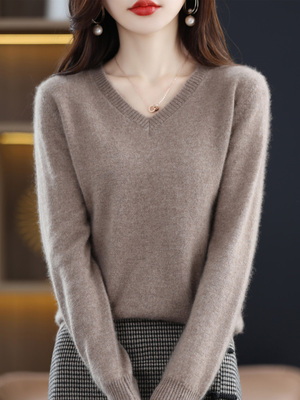新款V领毛衣宽松套头长袖
