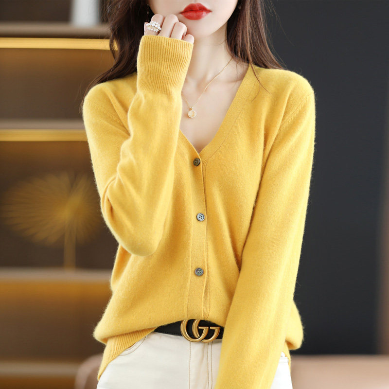 V领小香风针织开衫女秋季新款气质简约外搭上衣纯色简约气质外套,女装/女士精品,毛针织衫,淘宝优惠券,粉丝福利购,淘宝优惠卷