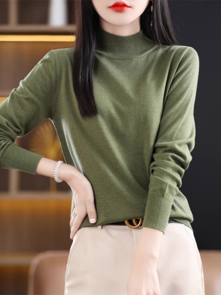 羊毛套头半高领纯色针织衫