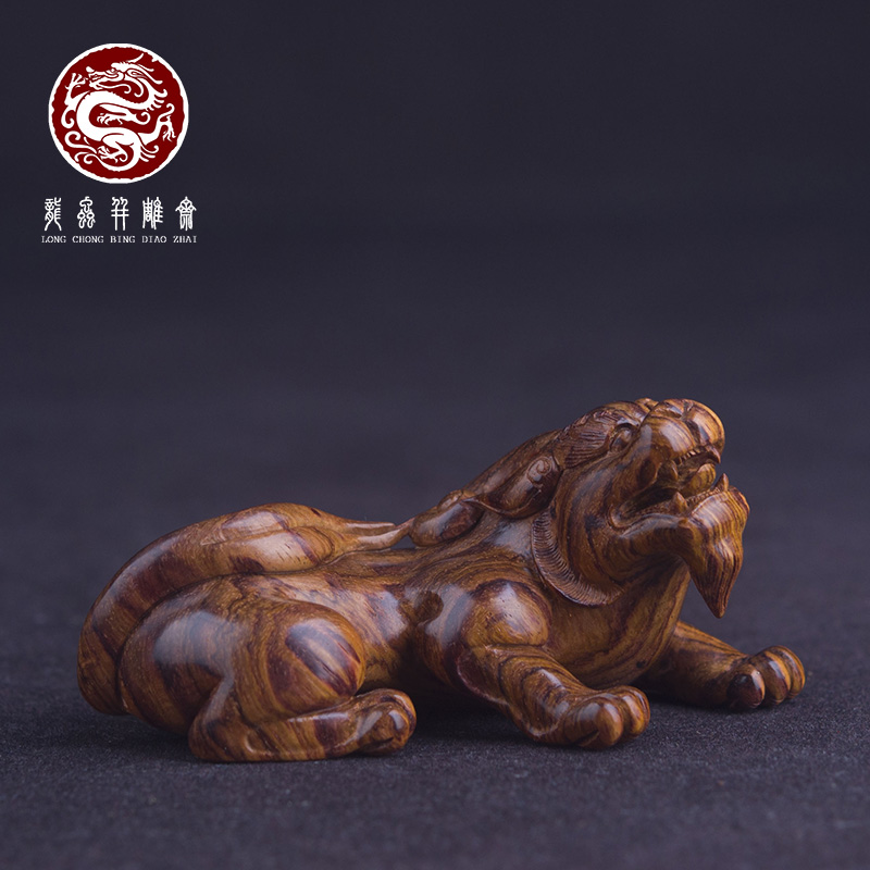 海南黄花梨貔貅手把件虎皮纹老油梨湘工男士盘玩把件案头小摆件