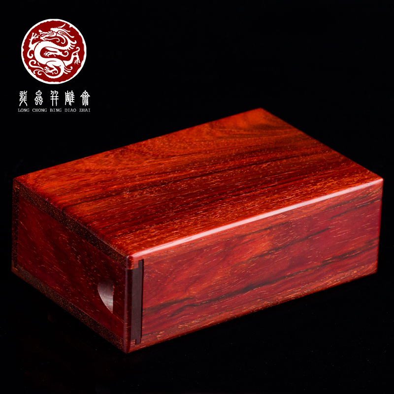 龙虫并雕斋印度小叶紫檀烟壶摆件