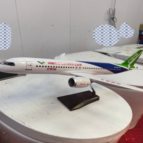 中国商飞C919飞机模型 1:100比例合金材质 带支架 细节还原机身