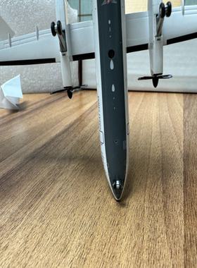 JC 1:200庞巴迪Q8300微暇 少天线 左发桨叶有污点(有旗)