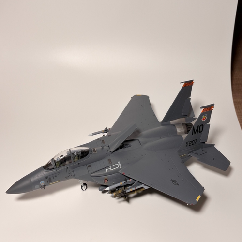 1、JC Wings F-15E Strike Eagle战斗机模型（驾驶舱已粘死）1/7