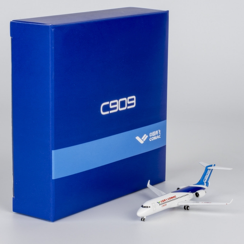 中国商飞C909飞机模型，1/400比例，合金材质，盒子都在，淘宝买