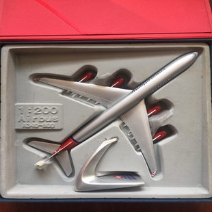 维珍航空 1:200 A340-600 官方礼品公司版纪念礼品,一直在盒子