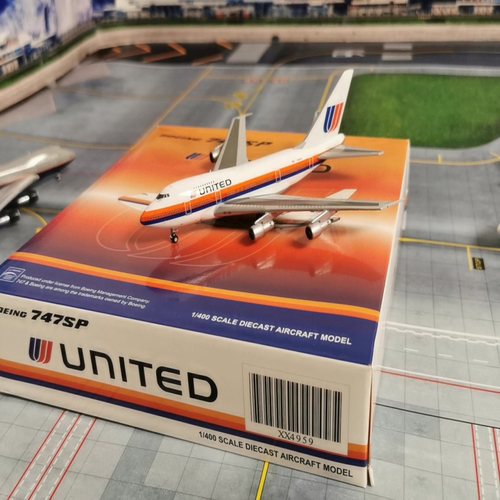 United Airlines 美国联合航空    Boeing 747SP  厂商：JC Wing
