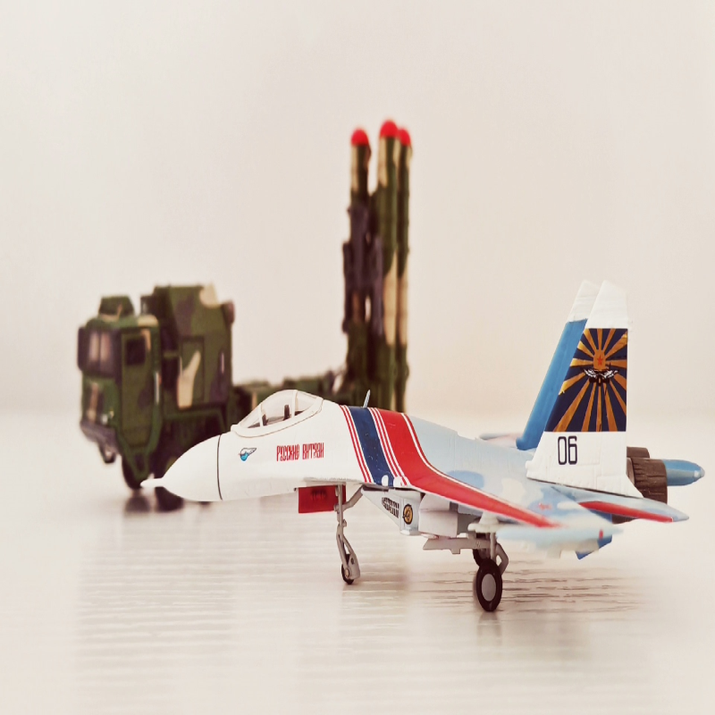 1：200俄罗斯勇士表演队合金成品模型：Gulliver品名：Sukhoi Su-