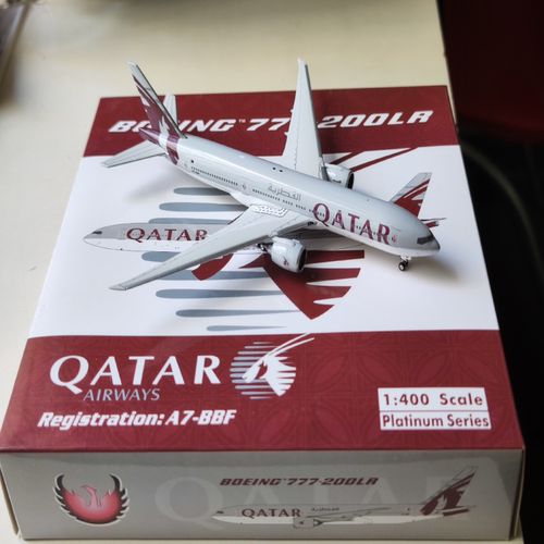Phoenix卡塔尔航空B777-200LR A7-BBF 多年老货 机头机尾有起疹