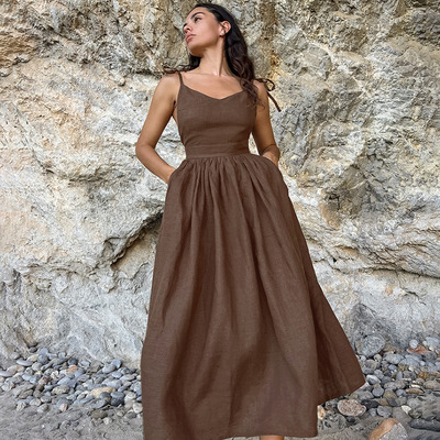 Solid V-neck waist cinched strap dress纯色v领收腰吊带连衣裙