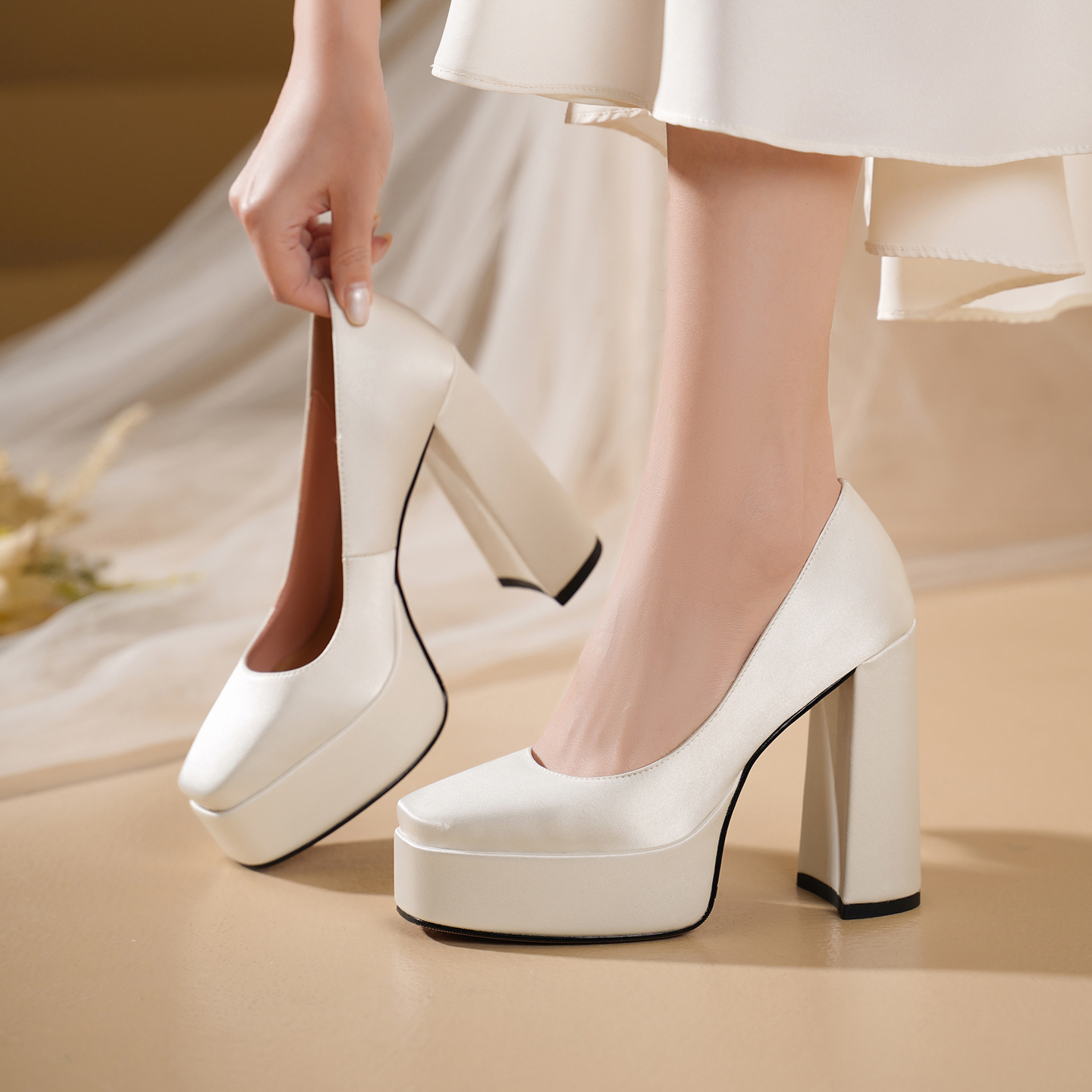 12cm粗跟防水台高跟鞋