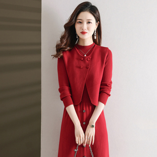 新年红色马甲小背心女士毛线马夹秋冬2024新款洋气针织上衣两件套