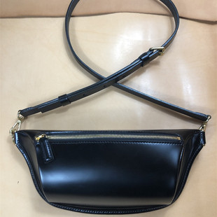 匠心 日本新禧马臀皮胸包 男士复古马皮手工饺子包 定制男女腰包