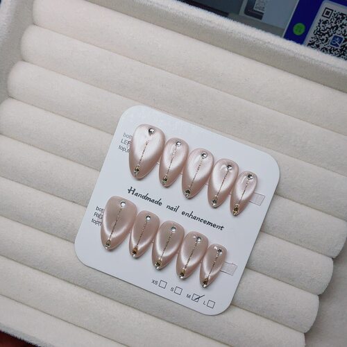 爆款欧美跨境猫眼纯手作穿戴甲星空陨石小碎石美甲饰品高级感