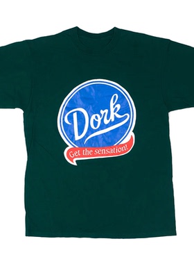 N.S.P日本音乐组合Dork英文字母图案简约休闲墨绿色宽松短袖T恤男