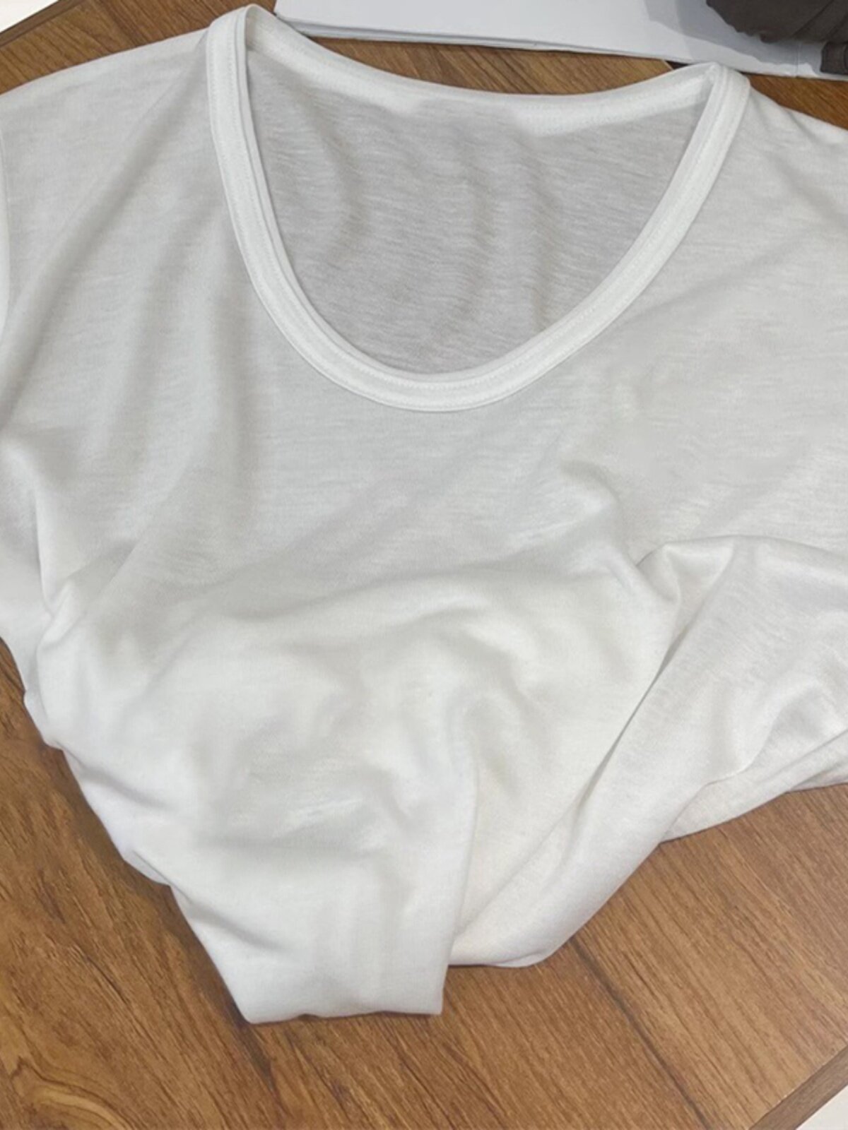[SPOT] TENCEL IS EASY TO WEAR SOFT AND COMFORTABLE U-NECK CLAVICLE MASK SHORT SLEEVE T-SHIRT WOMENS SUMMER EUROPEAN STATION WOMENS TOP