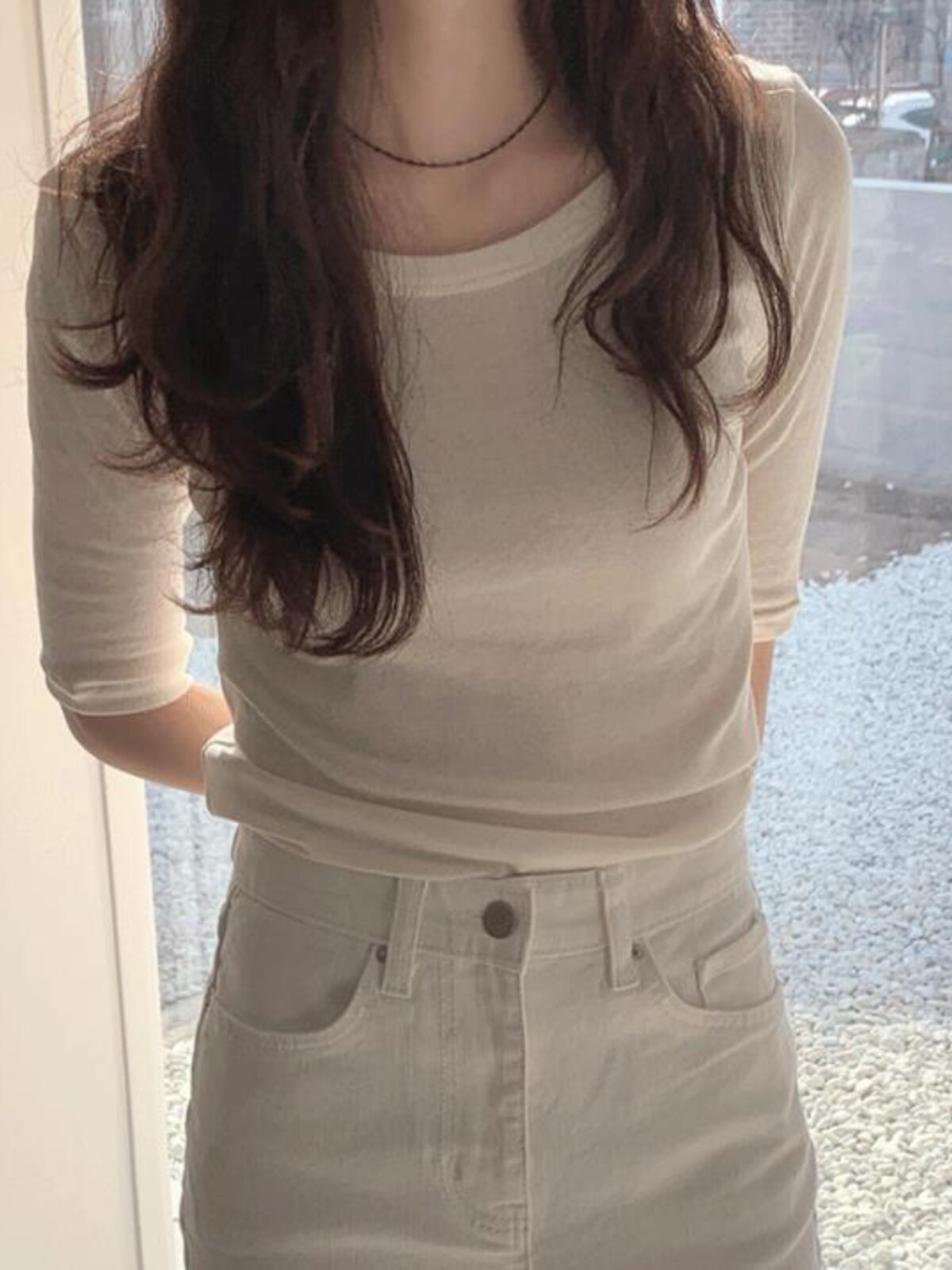 THE NEW KOREAN OPEN-BACK T-SHIRT WOMENS 2024 SUMMER BASE LAYER IS DESIGNED A WHITE FIVE-QUARTER SLEEVE TRIM TOP
