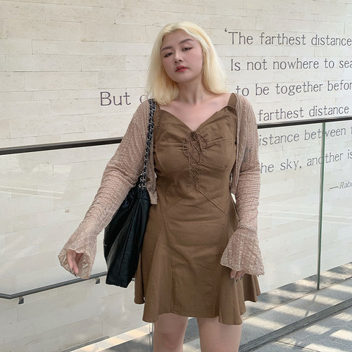 辣妹风吊带裙纯色绑带两件套