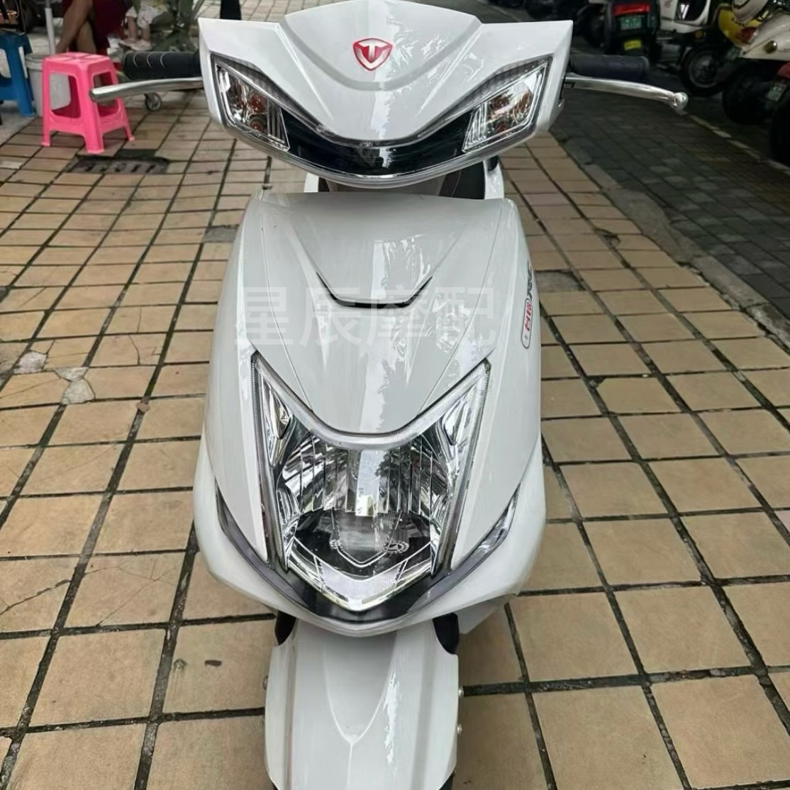 台铃新战锋电动车塑料外壳原厂配件2016新聚英外壳前围泥板灯具,电动车/配件/交通工具,更多电动车零/配件,淘宝优惠券,粉丝福利购,淘宝优惠卷