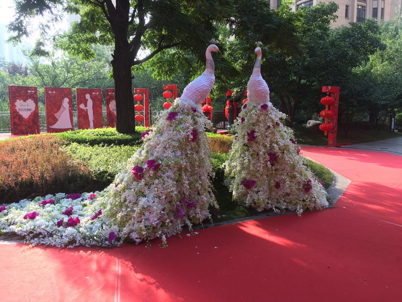 大型花艺绢花拖尾孔雀会展大厅售楼部凤凰堆头模型婚庆摆件道具