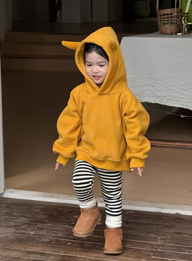 2025冬女童韩版黄色尖尖角连帽加绒休闲卫衣+条纹加绒打底裤单拍