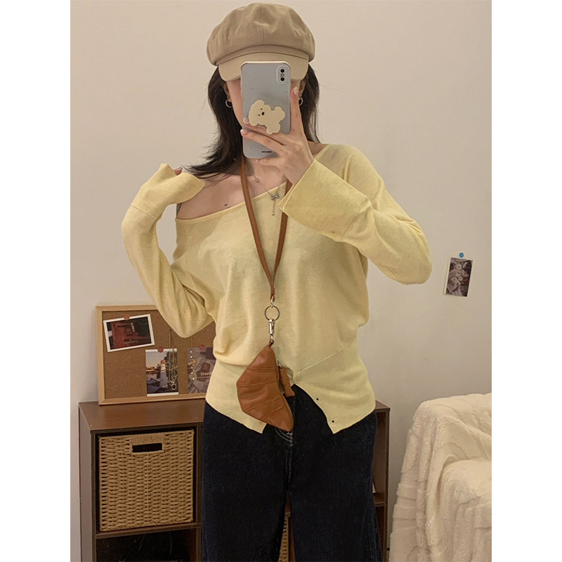 黄色斜角露肩开叉针织打底衫长袖女秋季一字领软糯小众设计感上衣