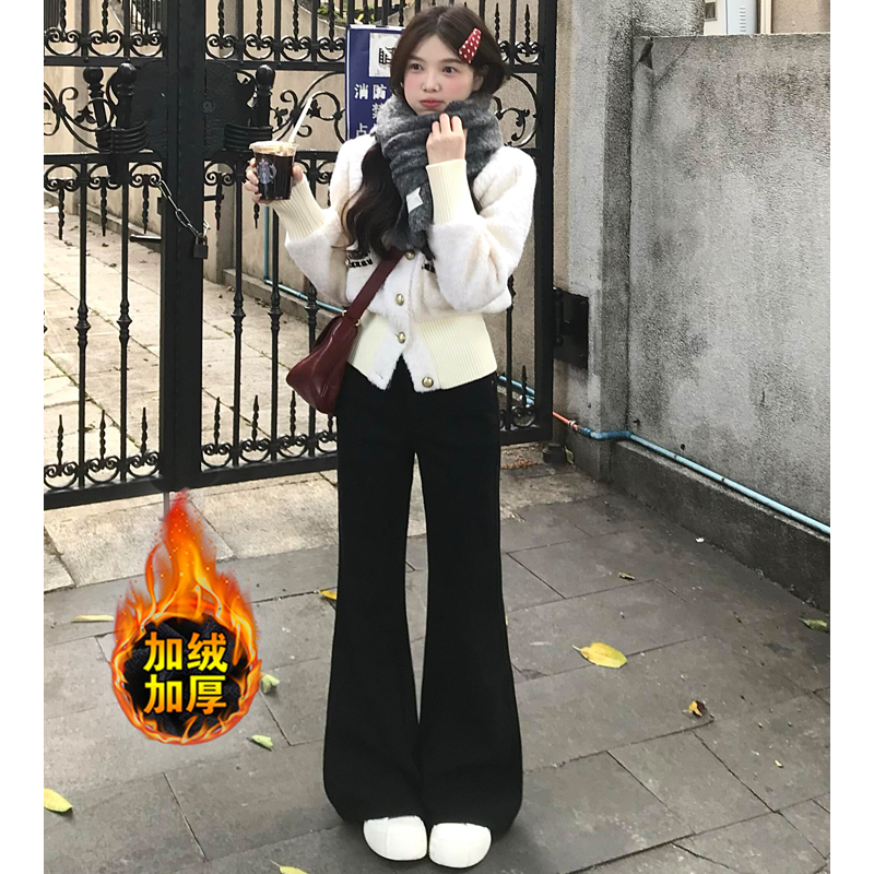 黑色加绒加厚不贴腿微喇牛仔裤冬