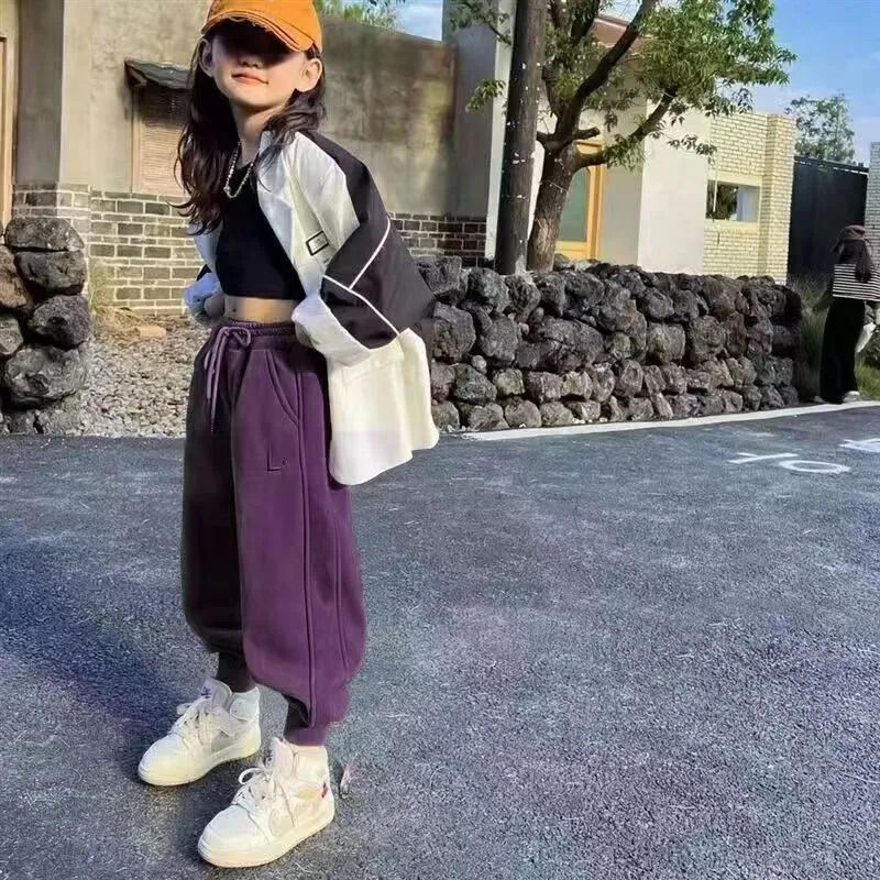 秋冬季新款2027男女童裤子宽松童装运动裤港风字母束脚休闲裤卫裤图片