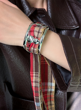 美拉德风格纹布艺双扣轻奢手镯