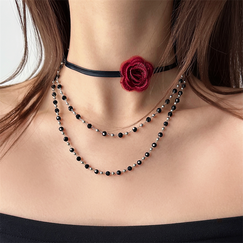 暗黑哥特风红色布艺玫瑰皮质choker串珠项圈女纯欲高级感锁骨链潮