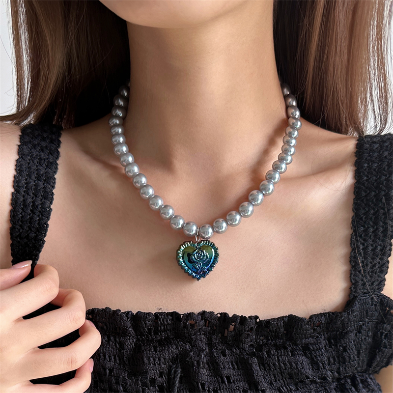 轻奢高级设计感灰珍珠爱心项链