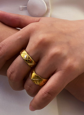 不褪色高级感菱格纹钛钢戒指