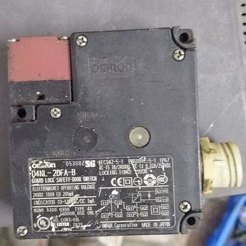 议价龙安全门开关 D4NL-2DFA-B