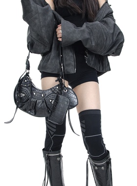 WCH经典款朋克辣妹巴黎机车铆钉皮质流苏街头潮流单肩斜挎腋下包