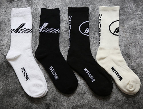 正确版舒适毛绒中筒ins同款袜子