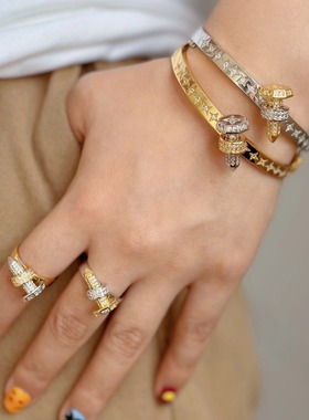 24新款欧美热卖钉子镶锆手镯星星带钻轻奢欧美金银钉子手镯