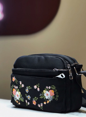 博卜5803国风刺绣花单肩斜挎牛津布中年妈妈包帆布防水尼龙大容量